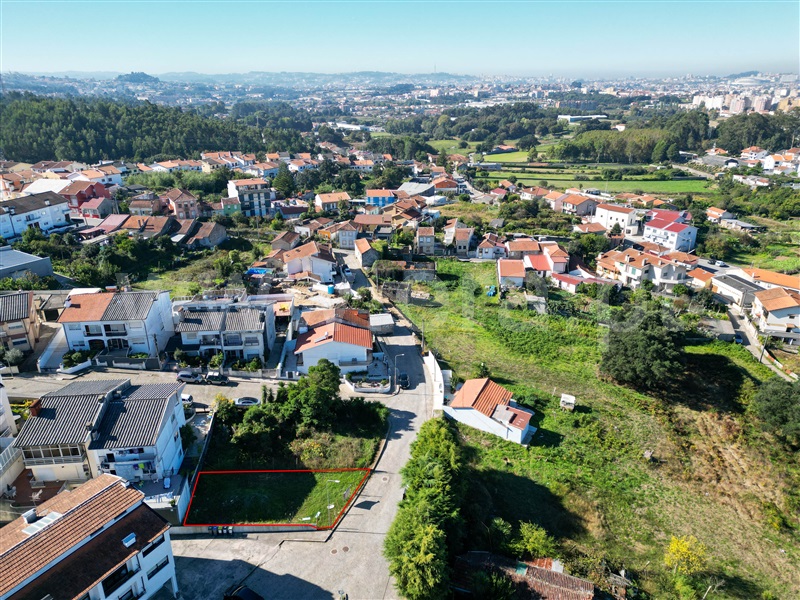 Terreno Urbano / Gondomar, Fânzeres e São Pedro da Cova