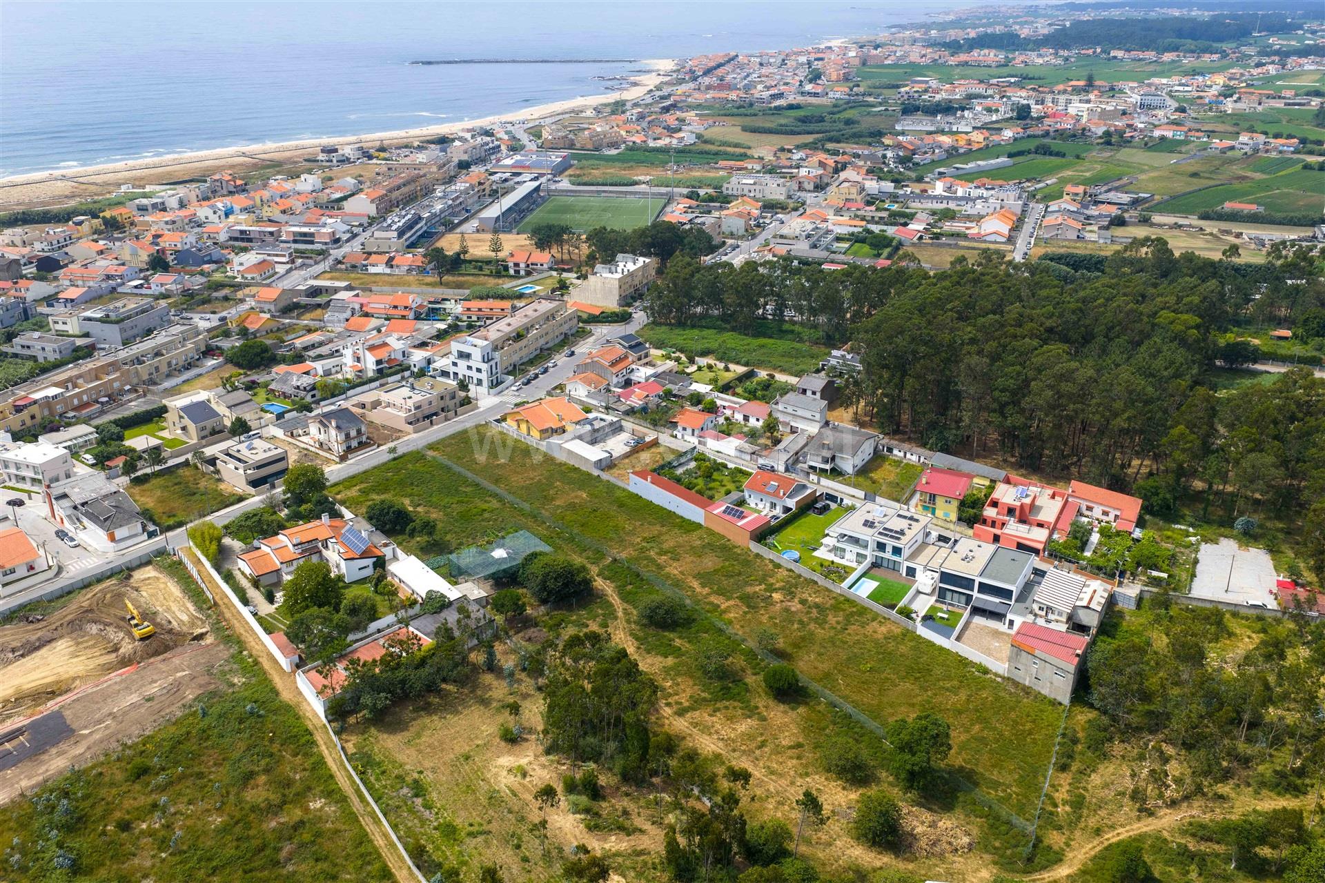 Land for sale in Matosinhos, Portugal — €180,000