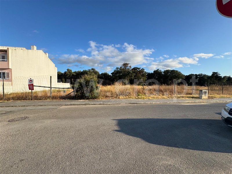 Terreno Urbano / Moita, Gaio-Rosário e Sarilhos Pequenos