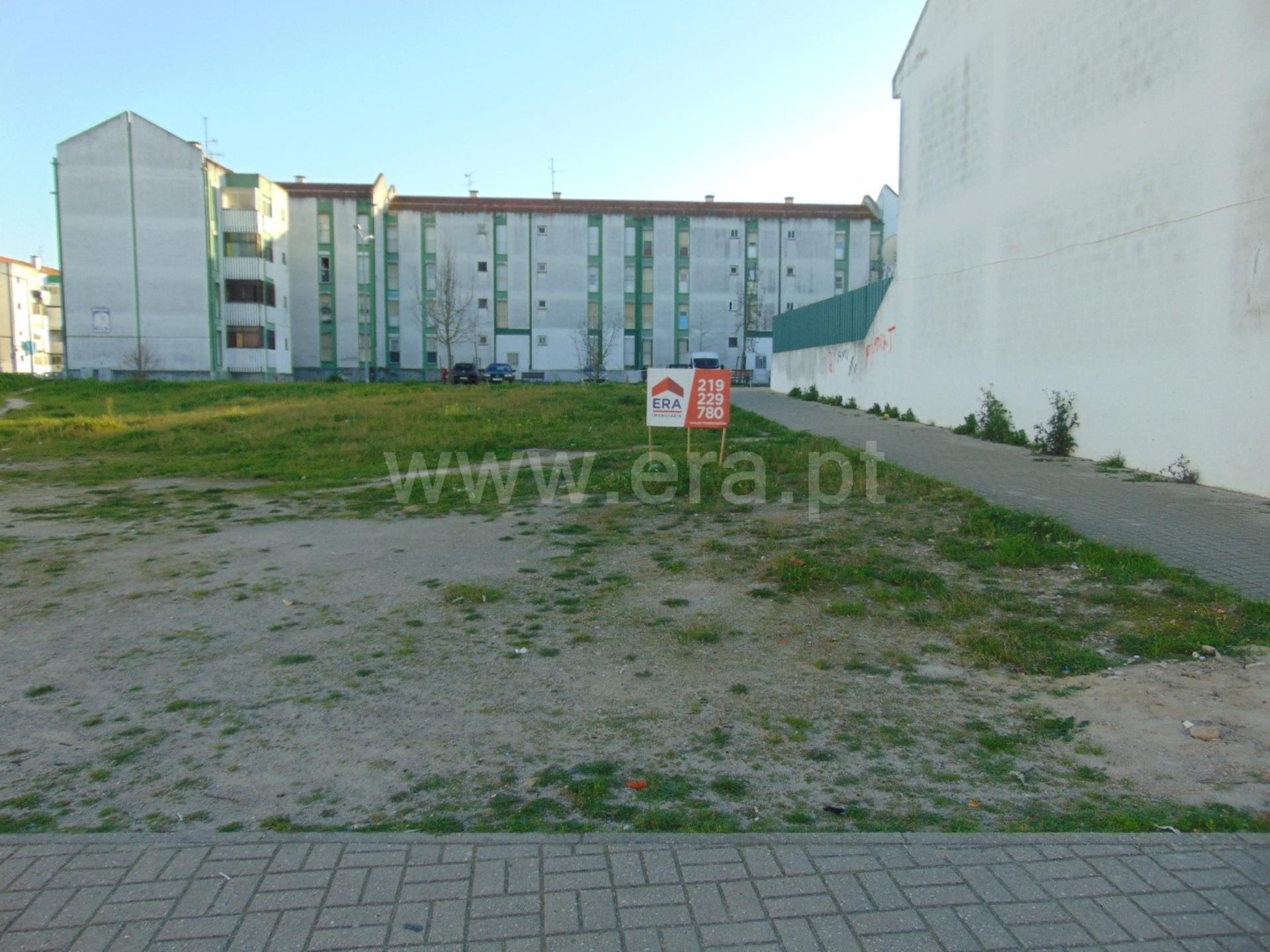 Land for sale in Moita, Portugal — €95,000