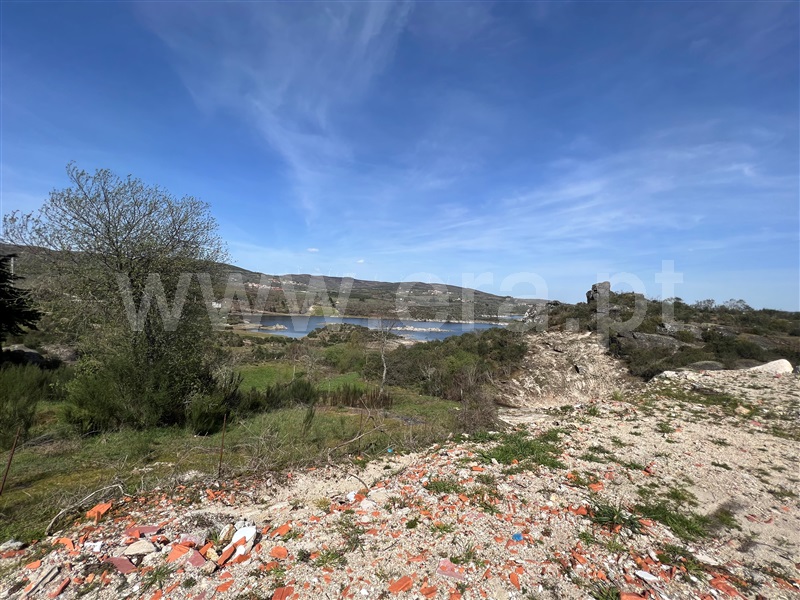 Terreno Urbano  Montalegre, Viade de Baixo e Fervidelas - 1318566 - 5