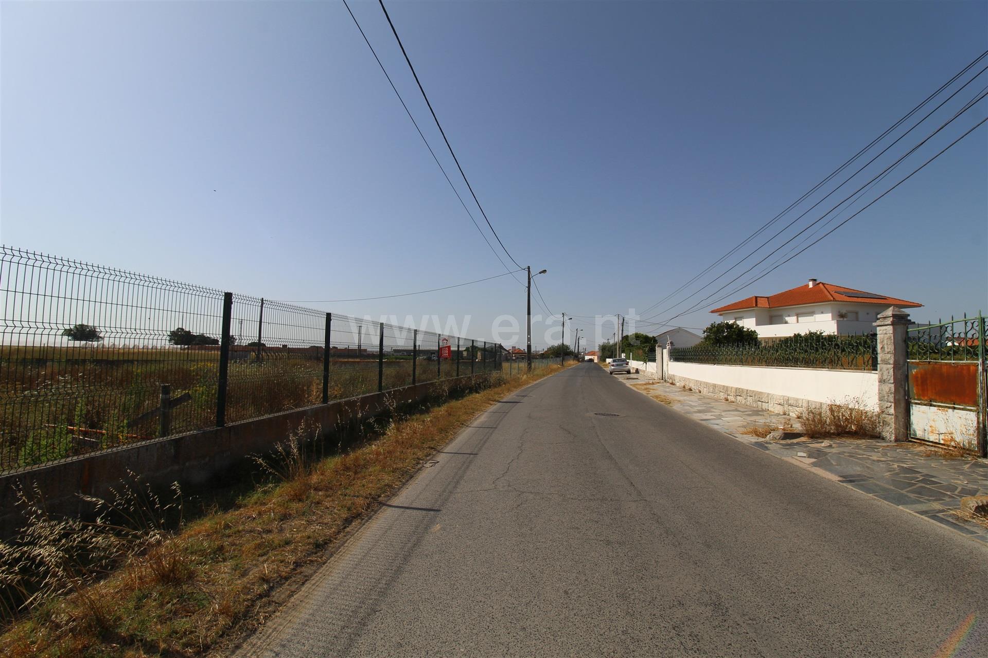 Land for sale in Montijo, Portugal — €324,000