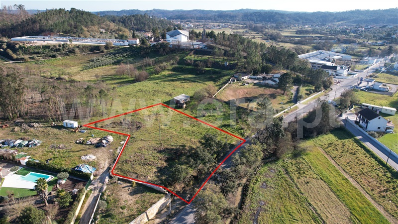 Terreno Urbano / Ourém, Rio de Couros e Casal dos Bernardos