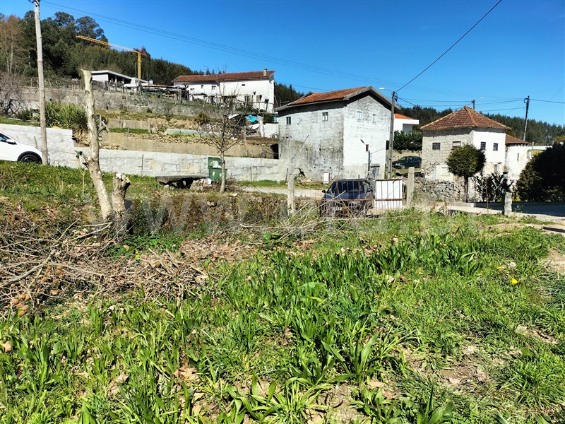 Terreno Urbano / Paredes, Cristelo