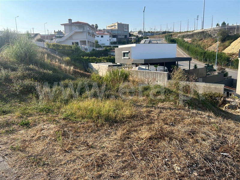 Terreno Urbano / Paredes, Lordelo