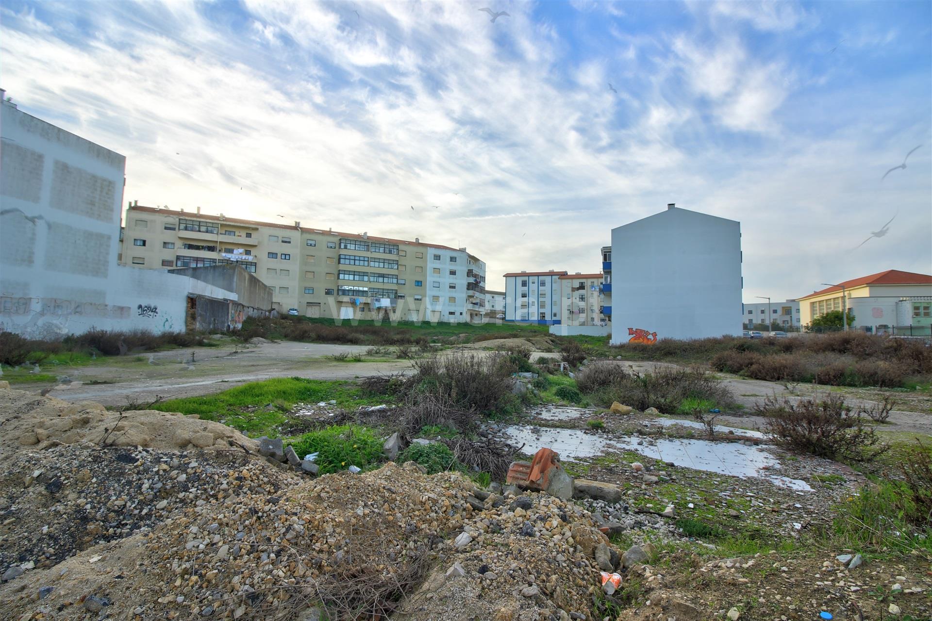 Land for sale in Peniche, Portugal — €670,000