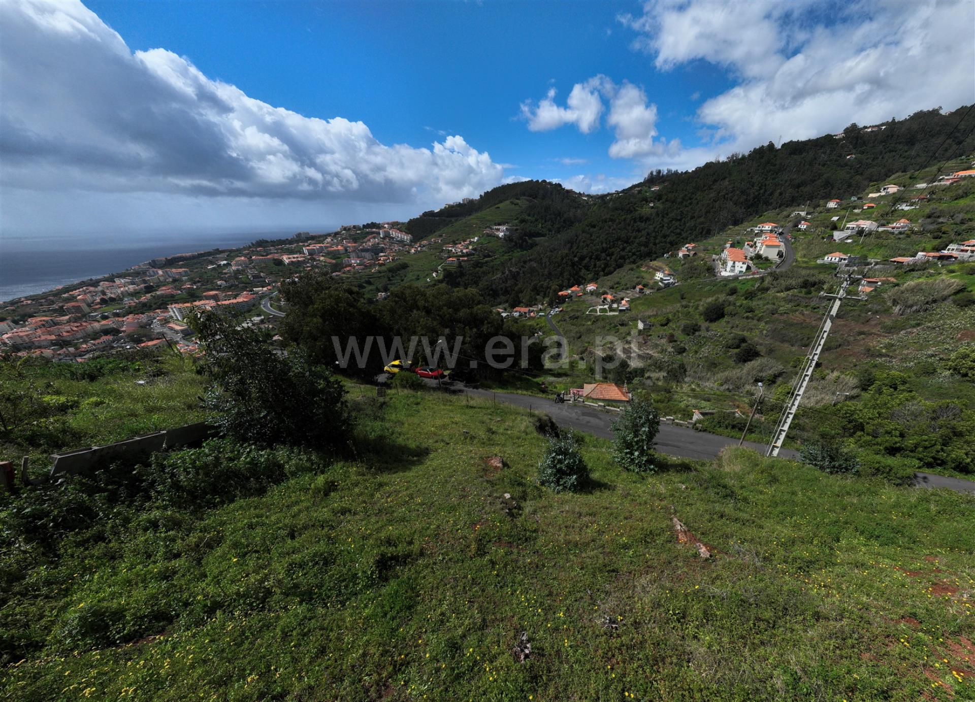 Land for sale in Santa Cruz, Portugal — €215,000