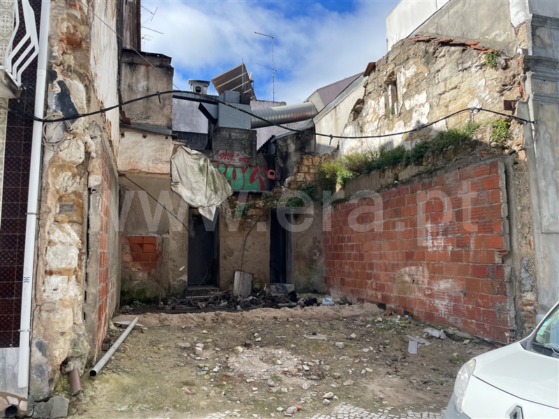 Terreno Urbano / Santarém, Santarém (Marvila), Santa Iria da Ribeira de Santarém, Santarém (São Salvador) e Santarém (São Nicolau)