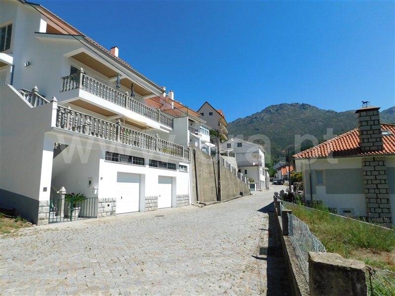 Terreno Urbano  Seia, Loriga - 1349919 - 2