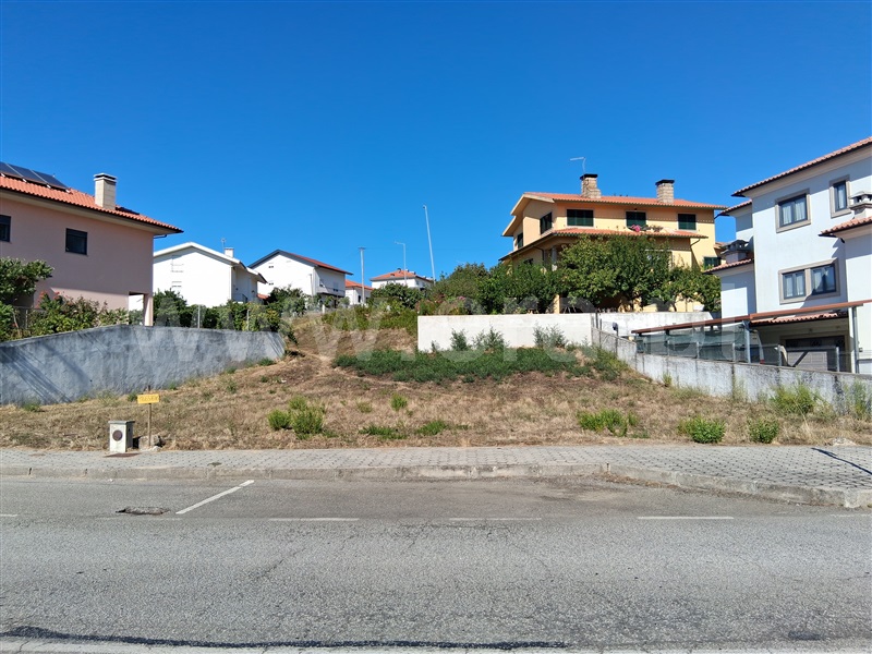 Terreno Urbano / Seia, Seia, São Romão e Lapa dos Dinheiros