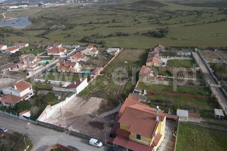 Terreno Urbano / Sintra, Almornos
