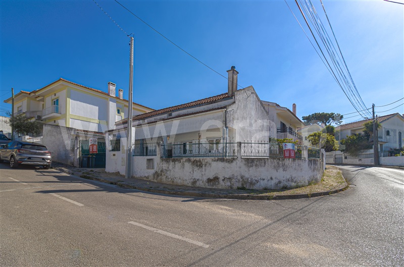 Terreno Urbano T2 / Almada, Charneca de Caparica e Sobreda