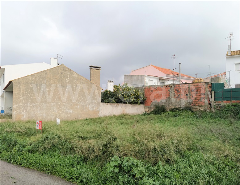 Terreno Urbano  com Urbano Torres Vedras, Torres Vedras (São Pedro, Santiago, Santa Maria do Castelo e São Miguel) e Matacães - 1297826 - 2
