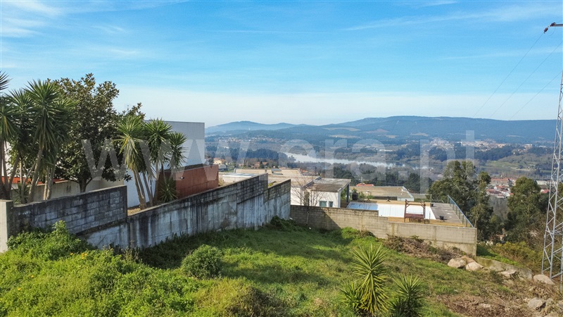 Terreno Urbano / Vila Nova de Cerveira, Loivo