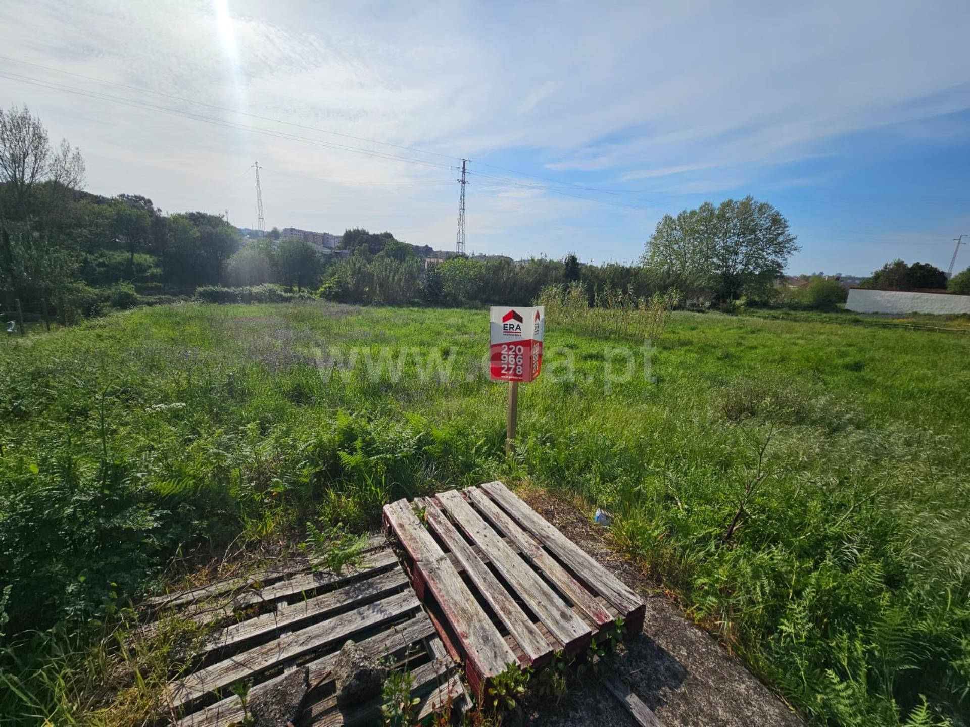 Land for sale in Vila Nova de Gaia, Portugal — €610,000
