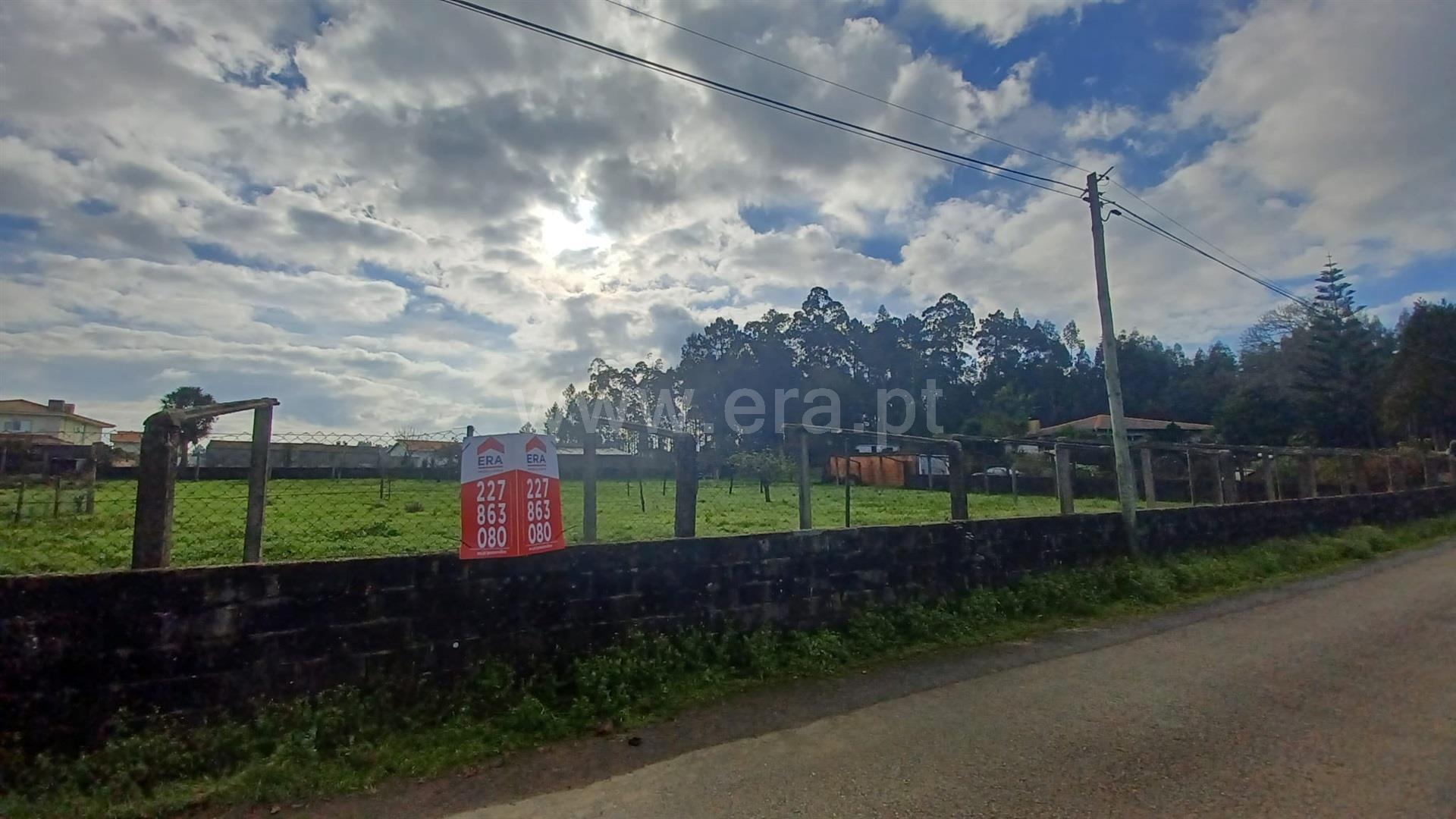 Land for sale in Vila Nova de Gaia, Portugal — €110,000