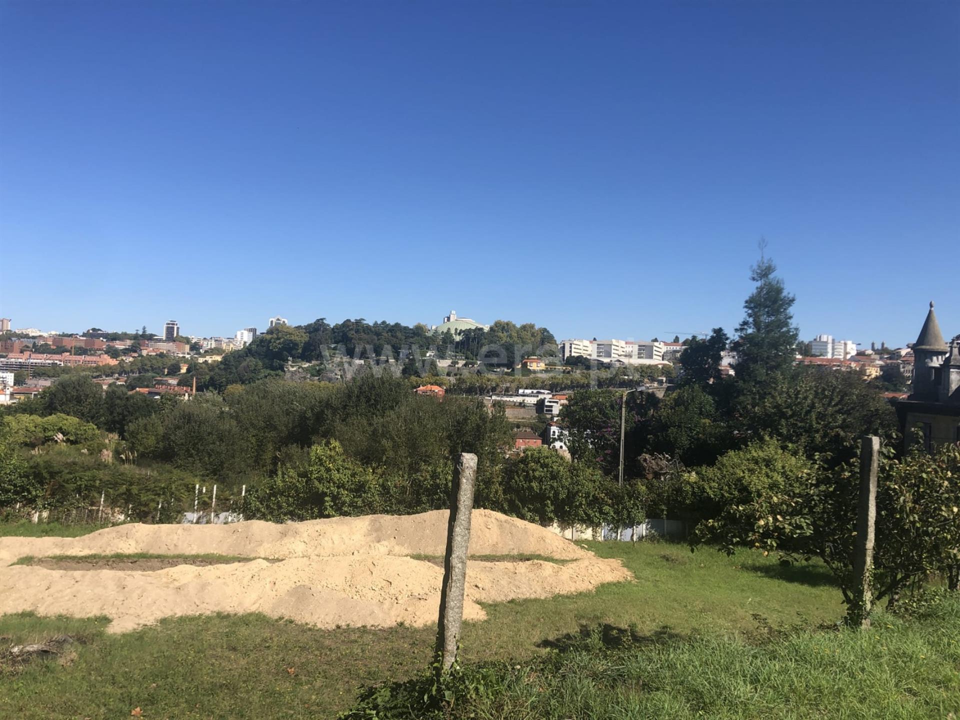 Land for sale in Vila Nova de Gaia, Portugal — €340,000