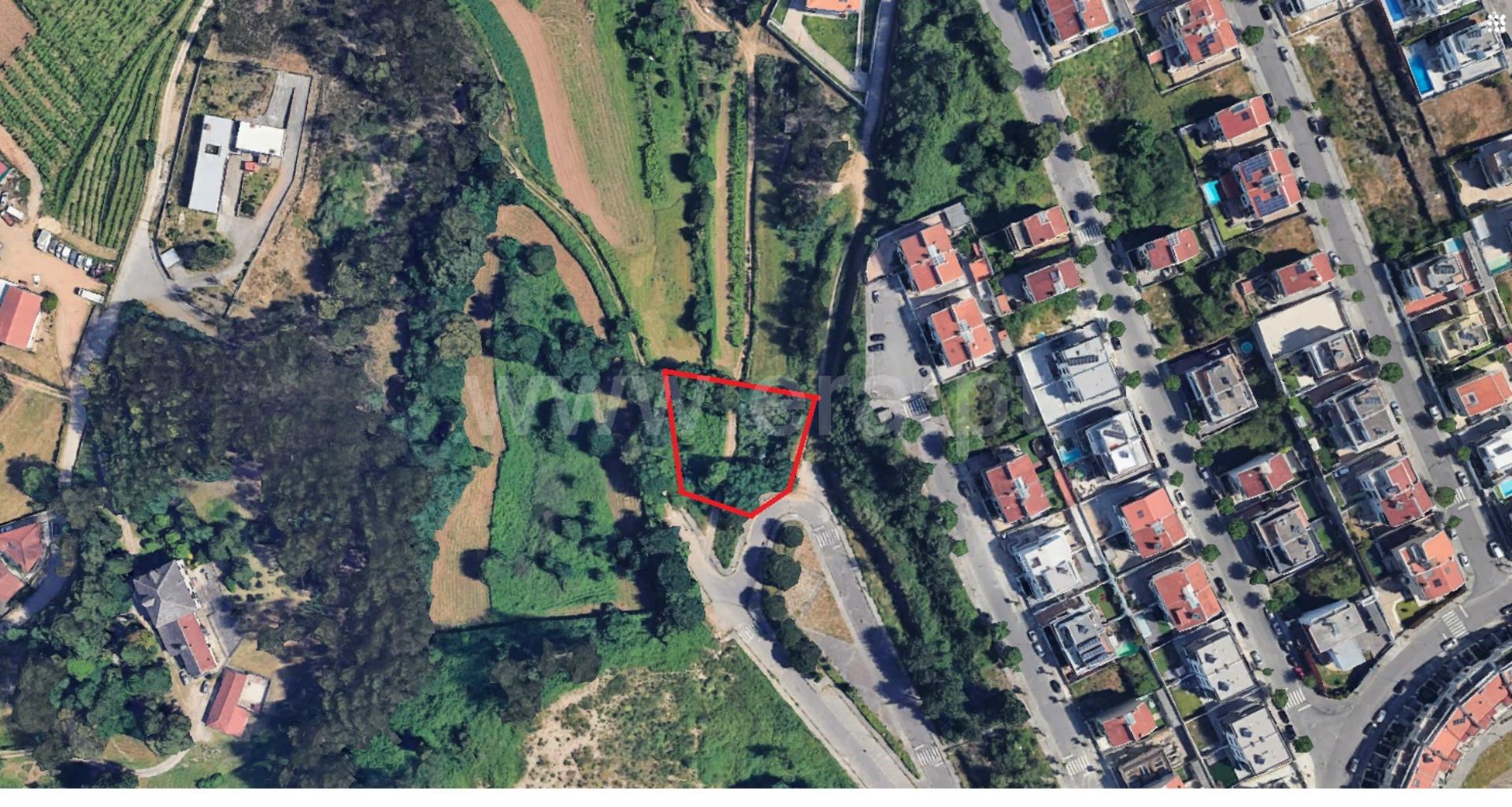 Land for sale in Valongo, Portugal — €68,000