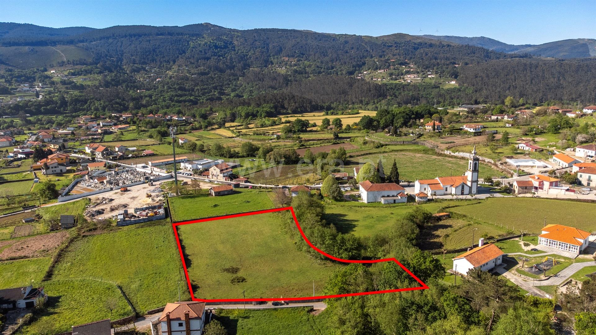 Land for sale in Vila Nova de Cerveira, Portugal — €65,000