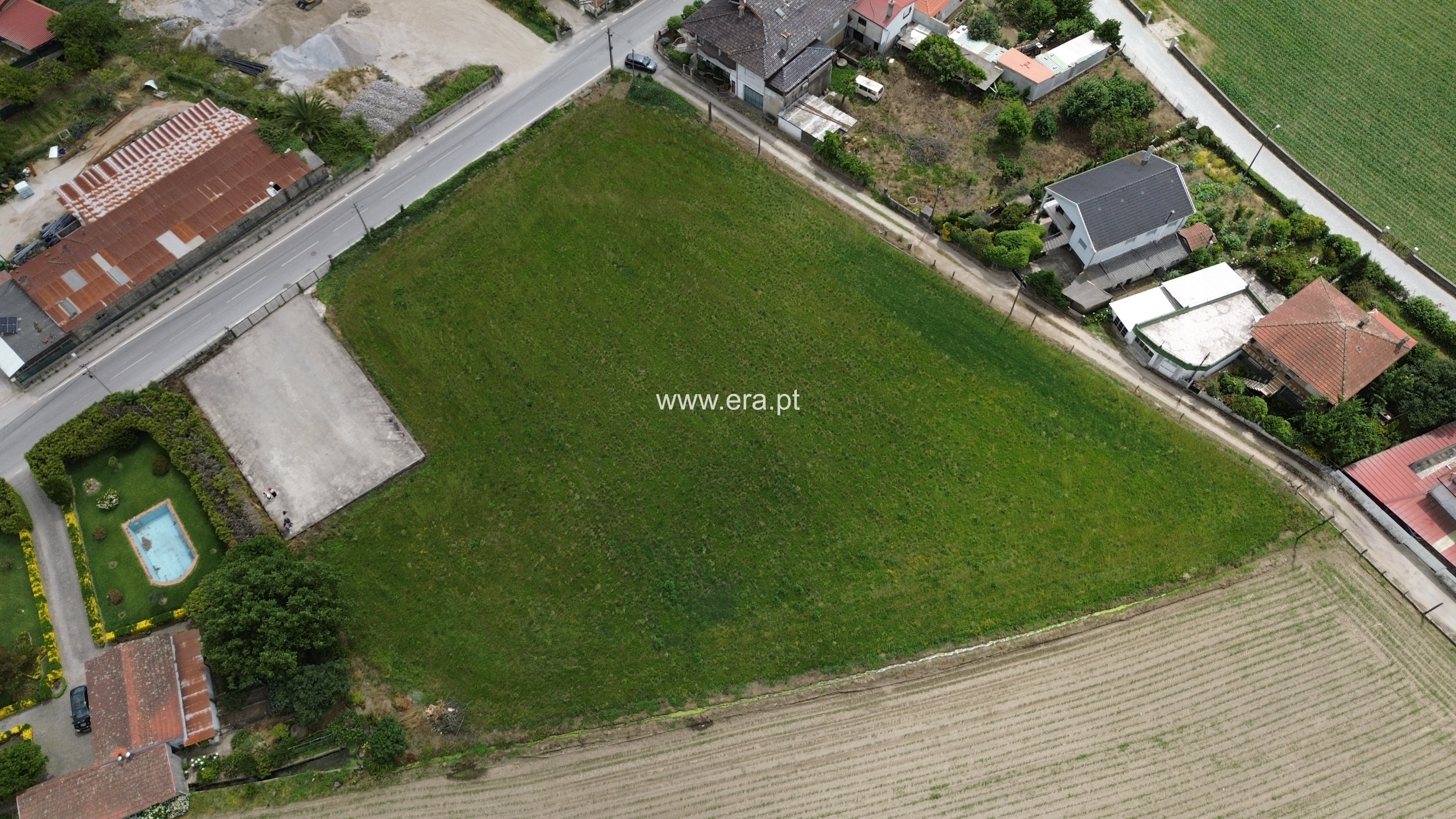 Terreno / Vila Nova de Famalicão, Telhado