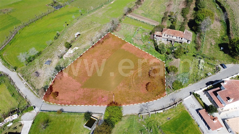 Terreno / Vila Nova de Famalicão, Vale (São Cosme), Telhado e Portela