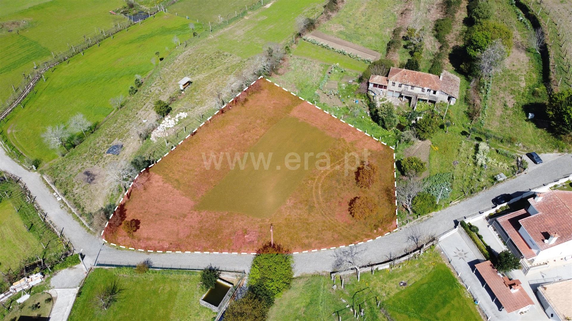 Land for sale in Vila Nova de Famalicão, Portugal — €120,000