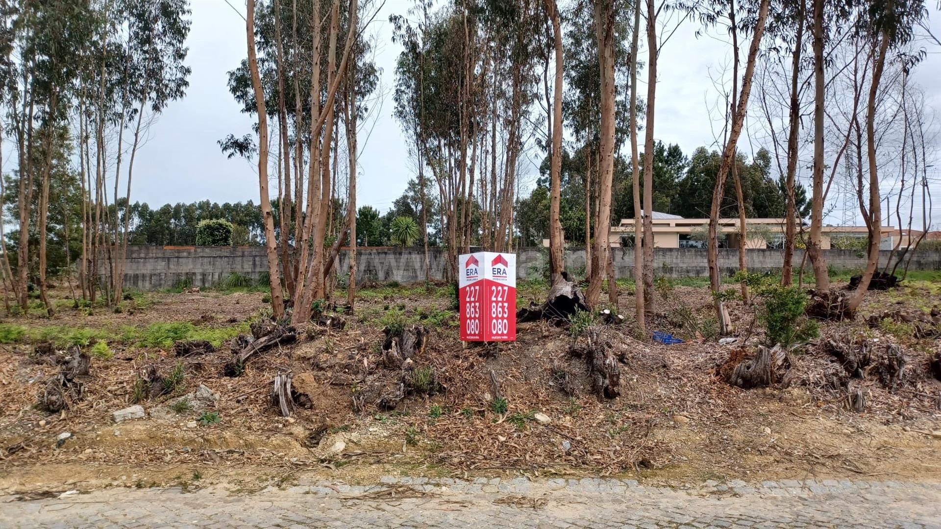 Land for sale in Vila Nova de Gaia, Portugal — €120,000