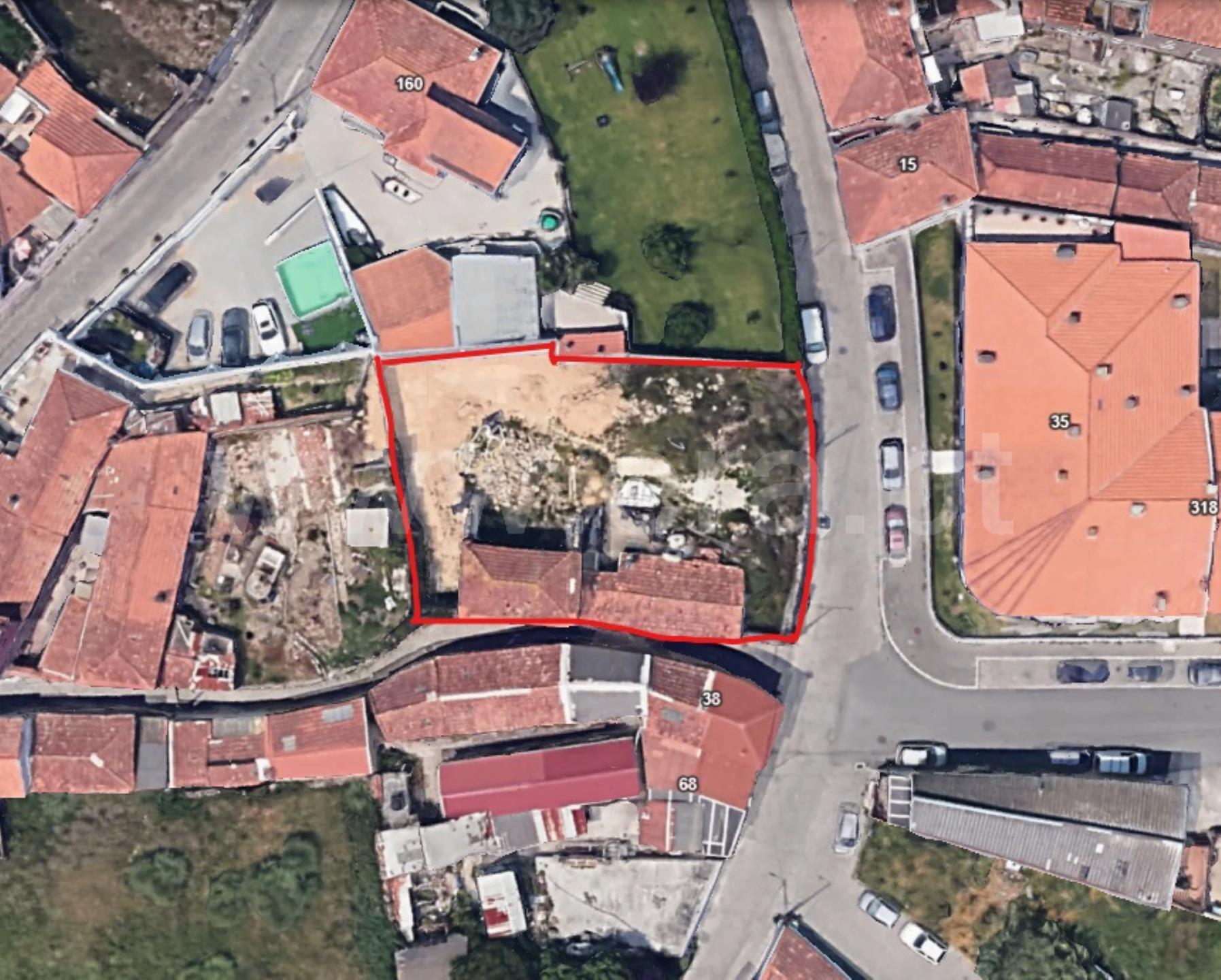 Land for sale in Vila Nova de Gaia, Portugal — €270,000