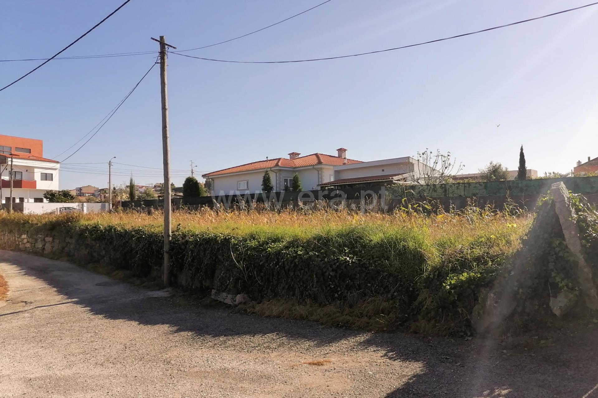 Land for sale in Vila Nova de Gaia, Portugal — €290,000