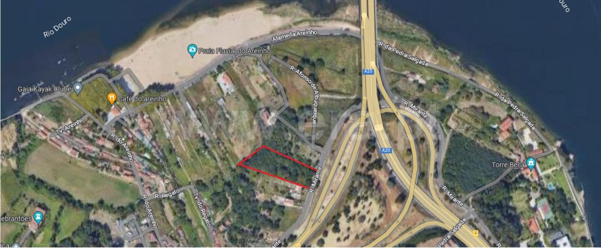 Land for sale in Vila Nova de Gaia, Portugal — €297,000