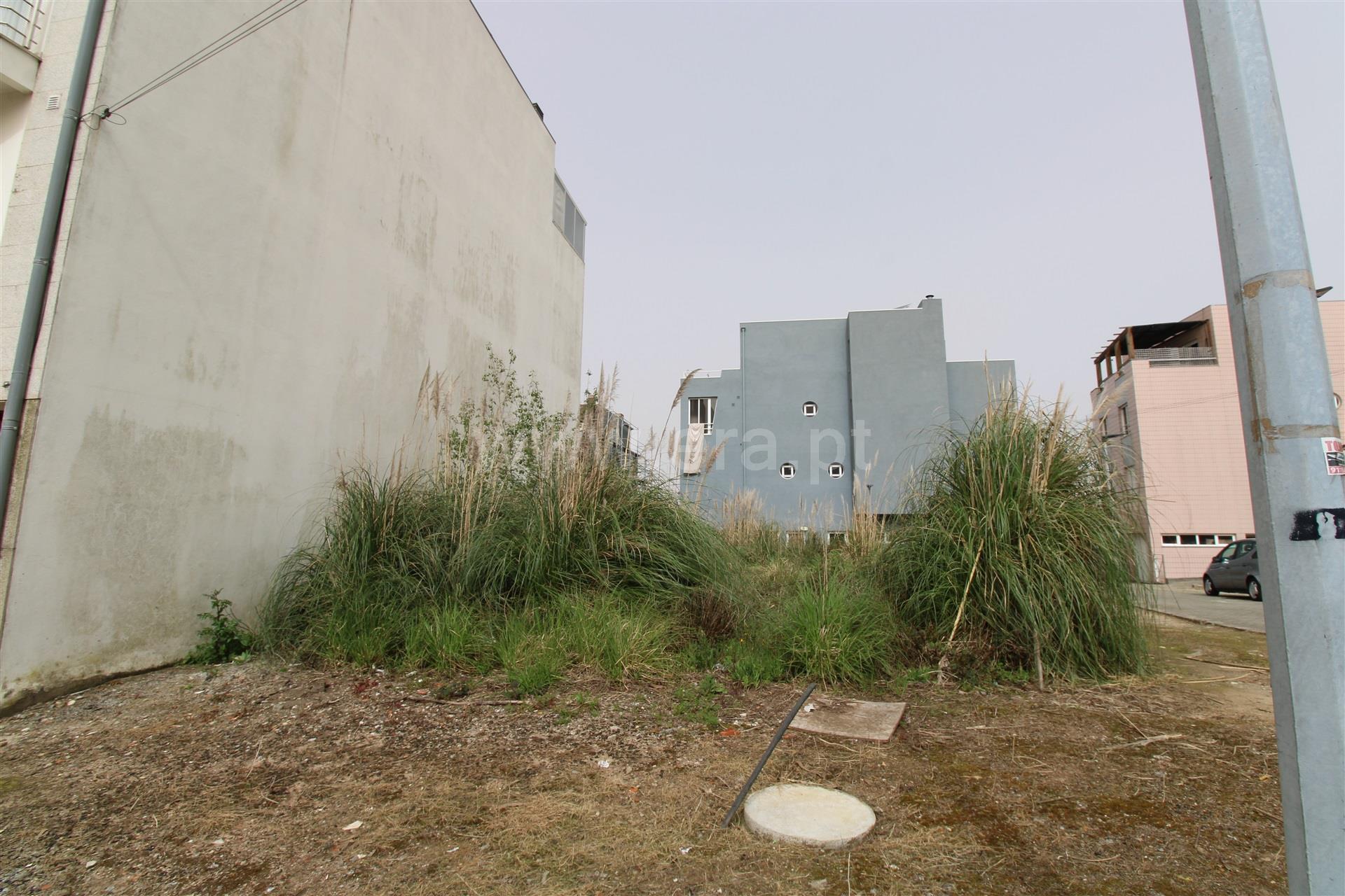 Land for sale in Vila Nova de Gaia, Portugal — €140,000