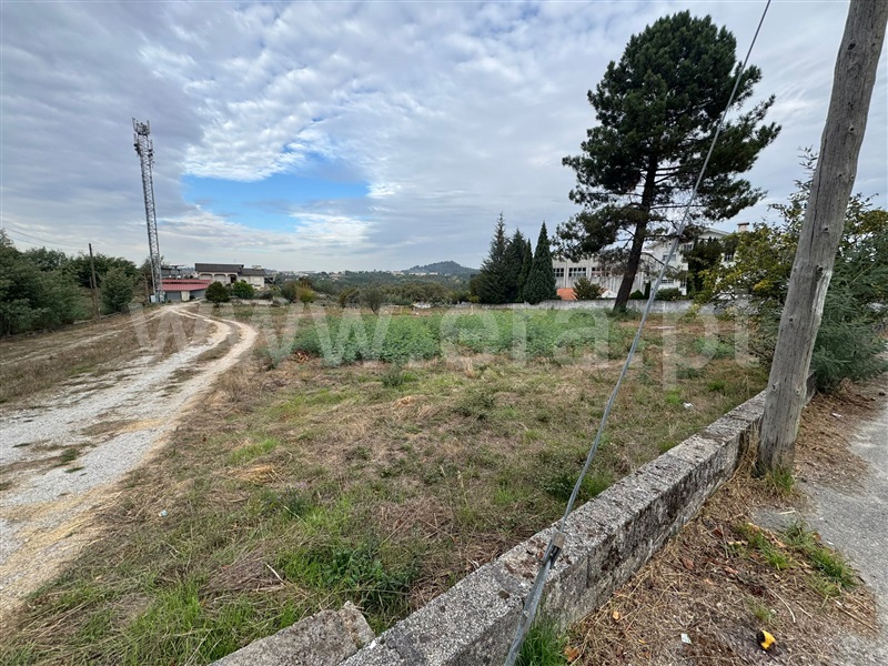 Terreno / Viseu, Abraveses